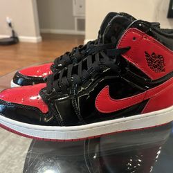 Air Jordan Retro 1s Size 10m.   89$ Obo