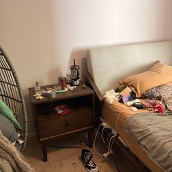 Free Queen 3 pc bedroom set
