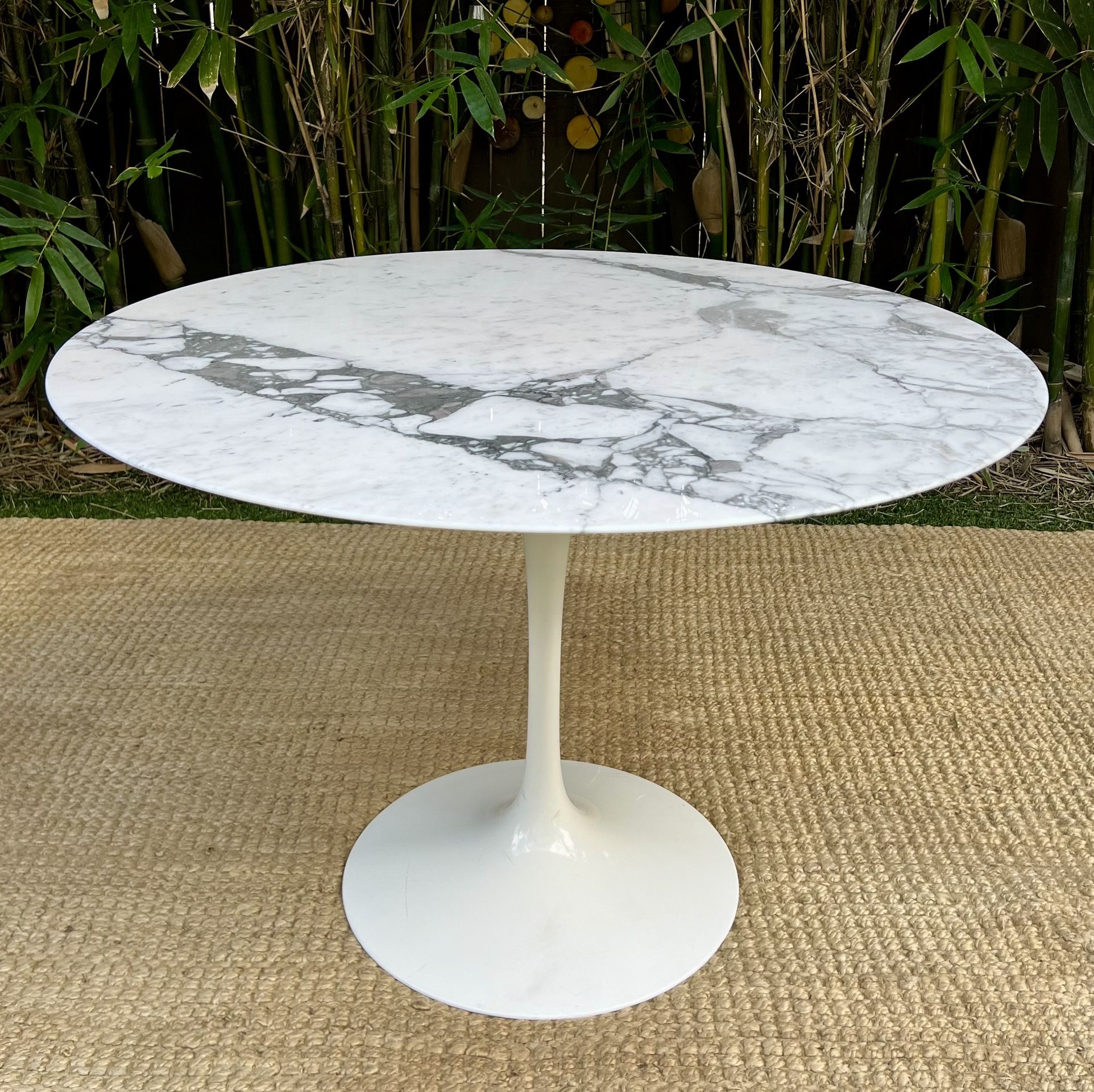Authentic Knoll Saarinen Tulip Dining Table