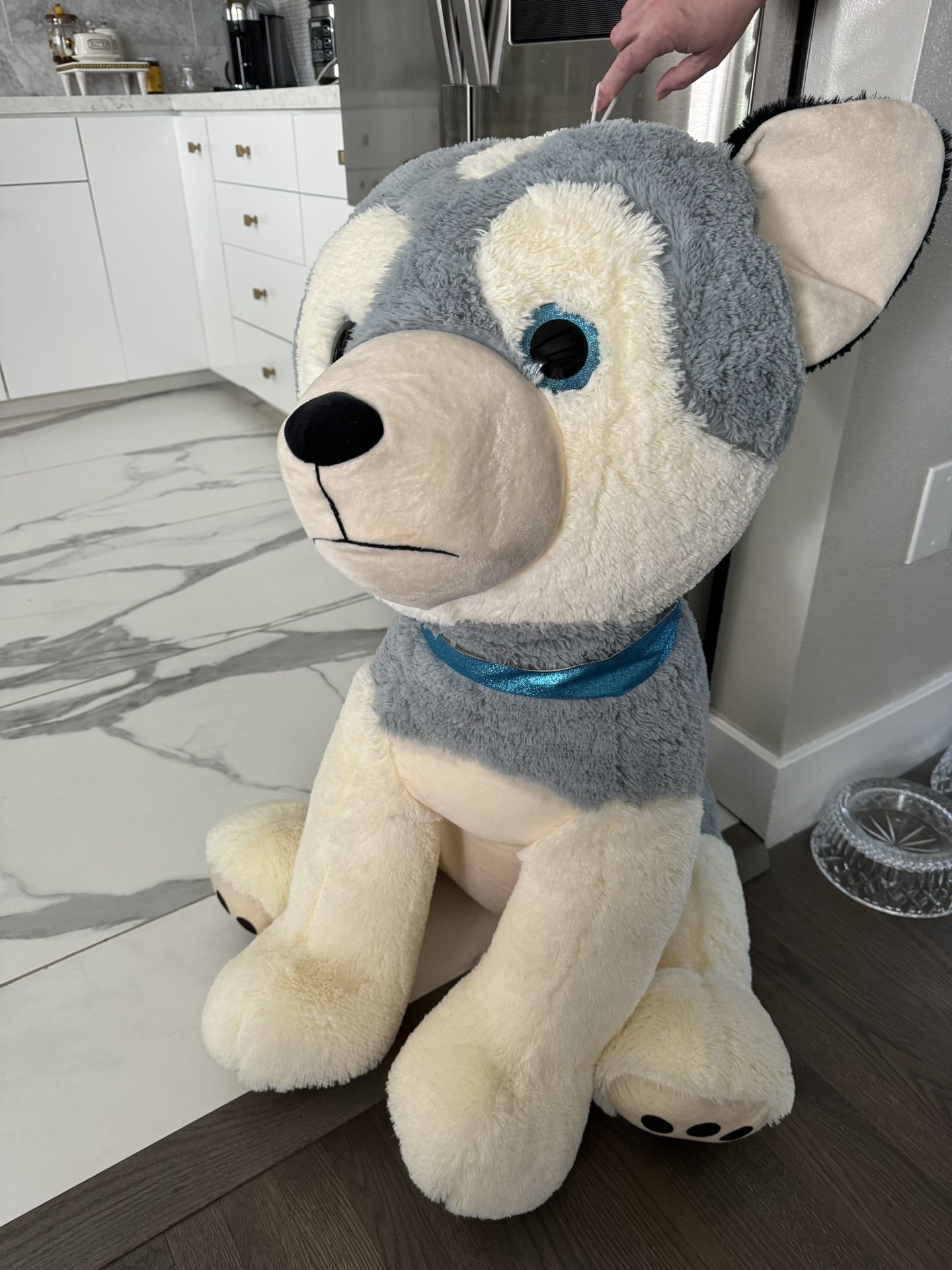 Giant Husky Stuffed Toy
