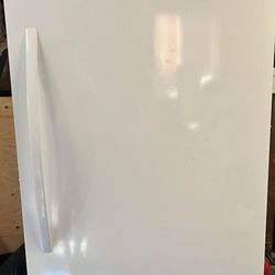 Kenmore Frost Free Freezer In Good Condition Bearly Used 