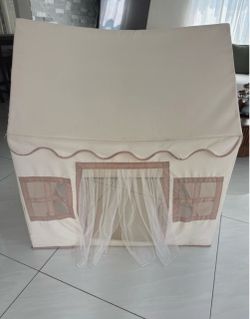 Kids house tent