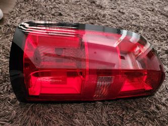 Chevrolet Colorado Left Rear Tail Light and Rear Break Light