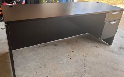 Office desk (fully Assembled)