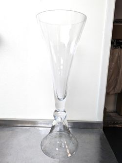 Tall V Shaped Clear Vase (9Wx24H)