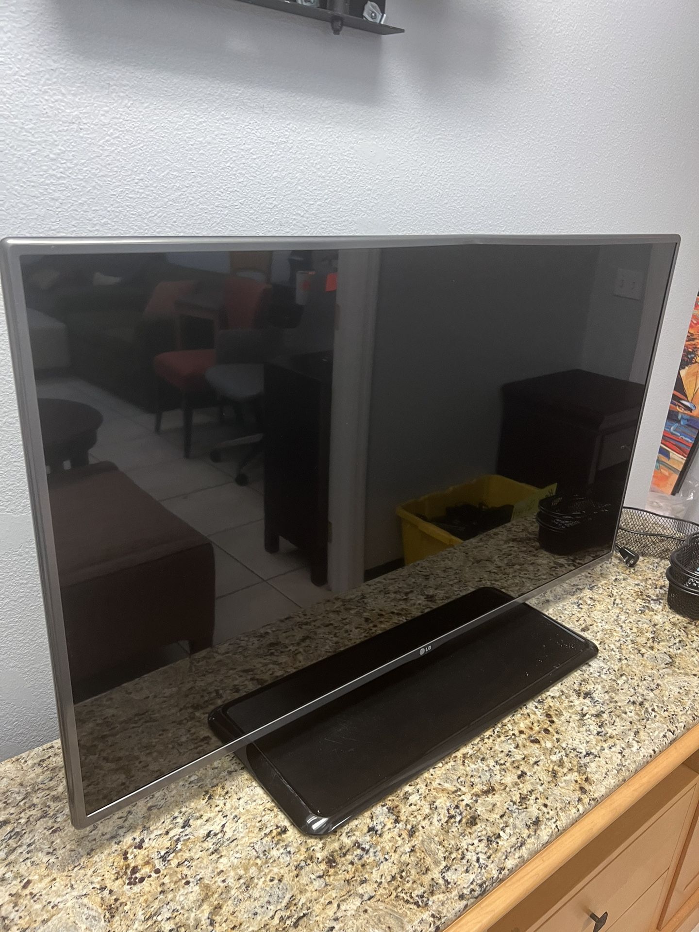 LG 47 Inch TV With Stand
