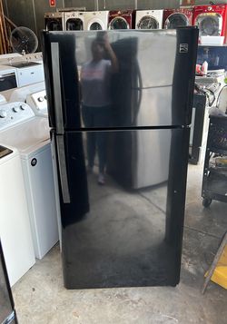 Kenmore Top Mount Black Refrigerator Fridge
