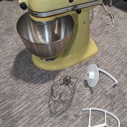 (Beautiful) Pastel Yellow Kitchenaid Stand Mixer 