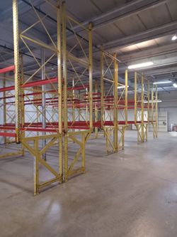 Pallet Racking Warehouse Storage System Only $1600 For All Of It 