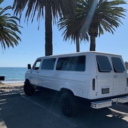 1991 Ford E-250 w/ A/C