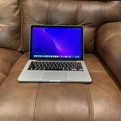 Apple Mac Book Pro 13 inch retina Display SSD Runs Fast BLK Friday