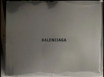 White Graffiti Balenciaga’s Size 10 Authentic box and accessories includeWhite Graffiti Balenciaga’s Size 10 Authentic box and accessories included 