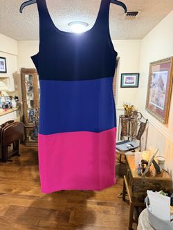 Block color short dress