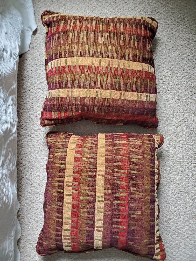 Pair of Throw accent pillows LR den BR cabin cottage