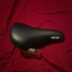 GT BMX BIKE SADDLE 