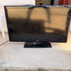 LG 42” 1080p LCD TV (Model 42LK520-UA) – $60 OBO (No Remote, Works Great)