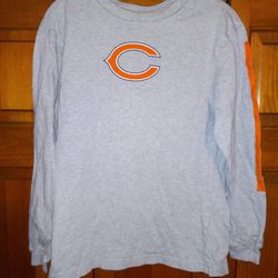 22 1/2 INCHES COLLAR TO BOTTOM AND 17 INCHES PIT TO PIT CHICAGO BEARS REEBOK SHIRT 