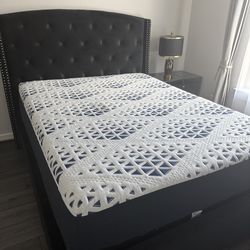 GLAM COMPLETE BEDROOM SET - Like New! ✨