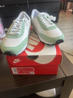 NIKE DBREAK