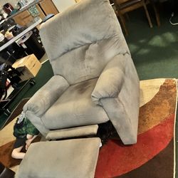 🥰🥰$$170-rocker/swivel grey colored (used not new) recliner (absolutely everything works on it )comes from a doggie friendly non smoking non pest hom
