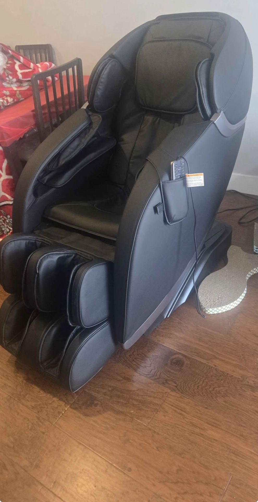 Insignia 2D Zero Gravity Full Body Massage Chair