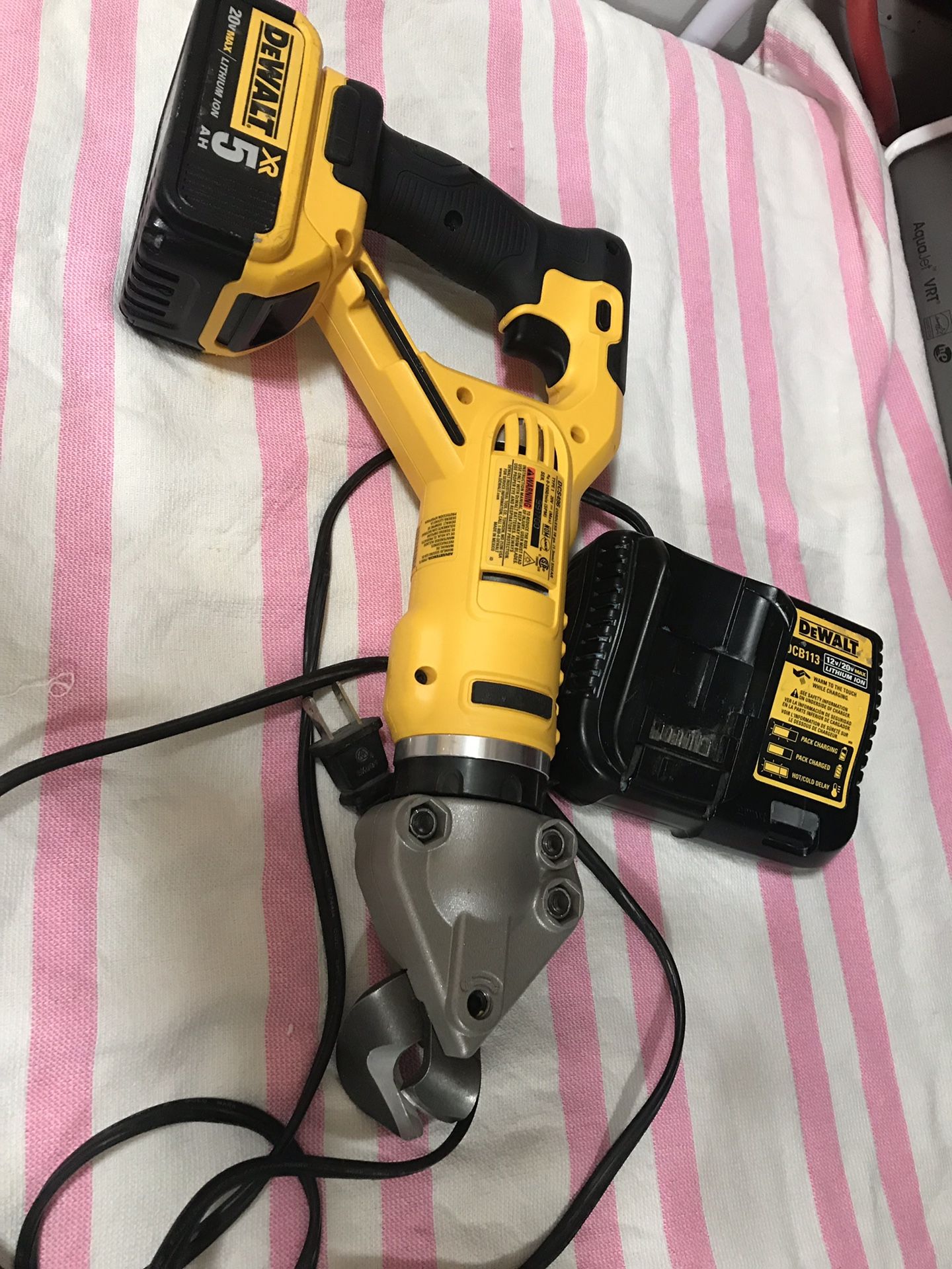 Dewalt tijeras para cortar metal nuevecito