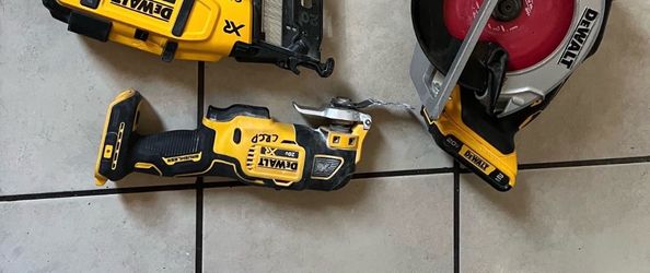 Multi tool, drywall tool, and skill saw