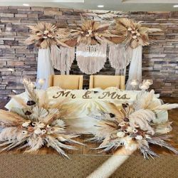 Revamp Your Event with Striking Wedding Decorations! some movement