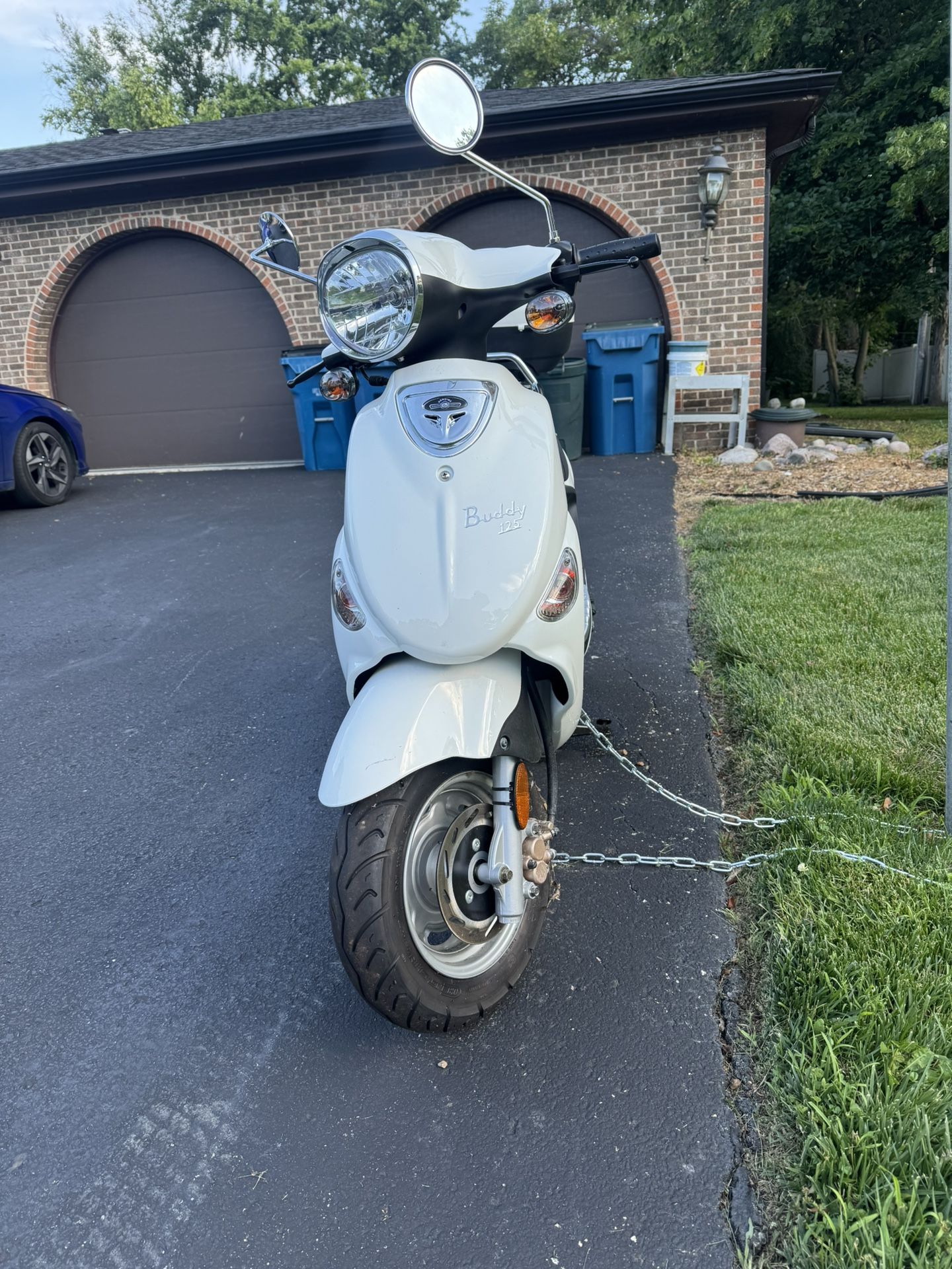 buddy 125 scooter
