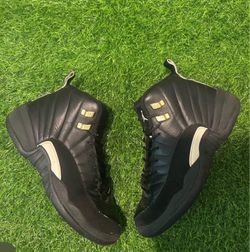 Air Jordan 12 “The Master” GS Size 7Y Black Gold 153265-013