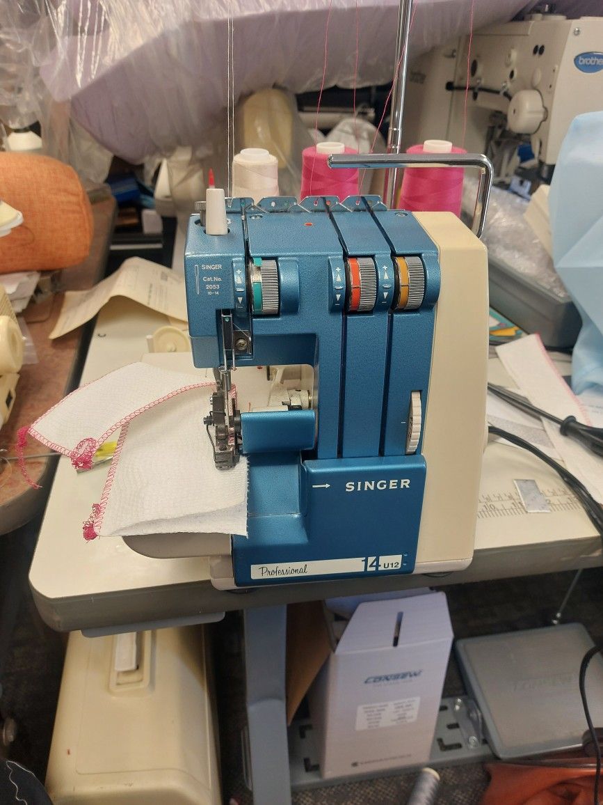 Singer Overlock Model 14U12