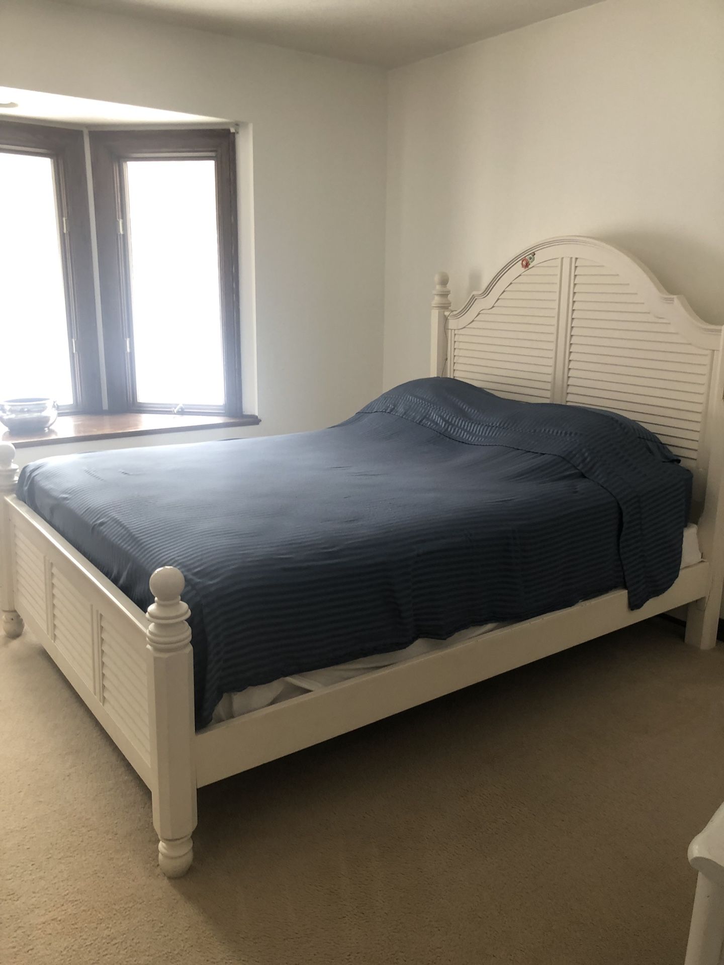 Beautiful Beach Vibe Bed Frame & Mattress included