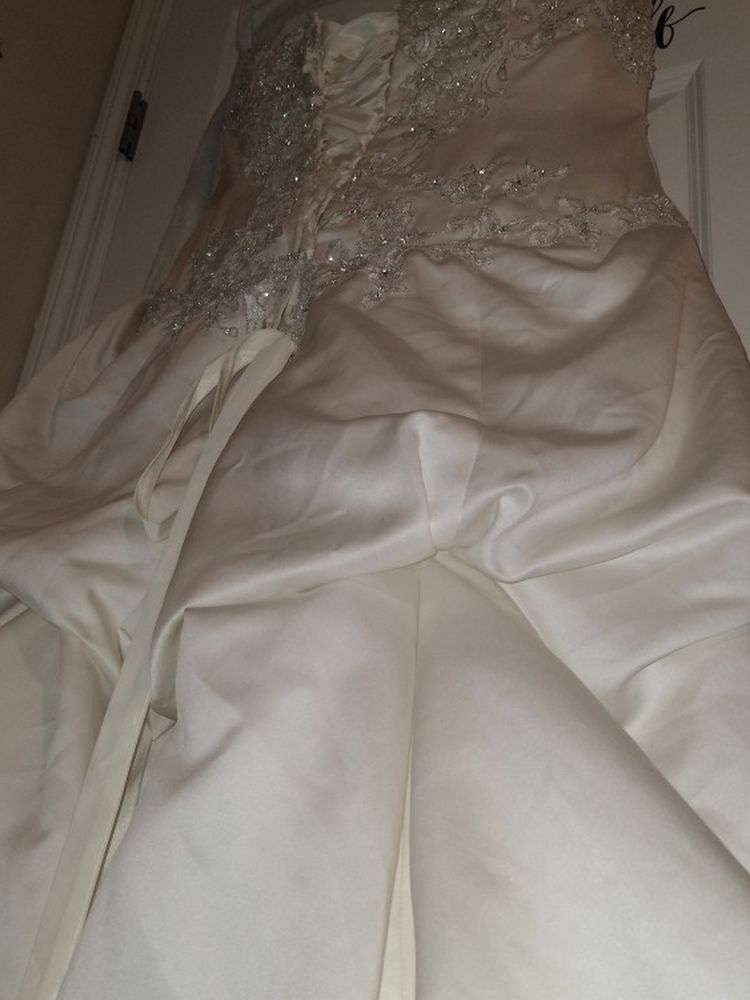 Size 14 David's Bridal Used Wedding Dress