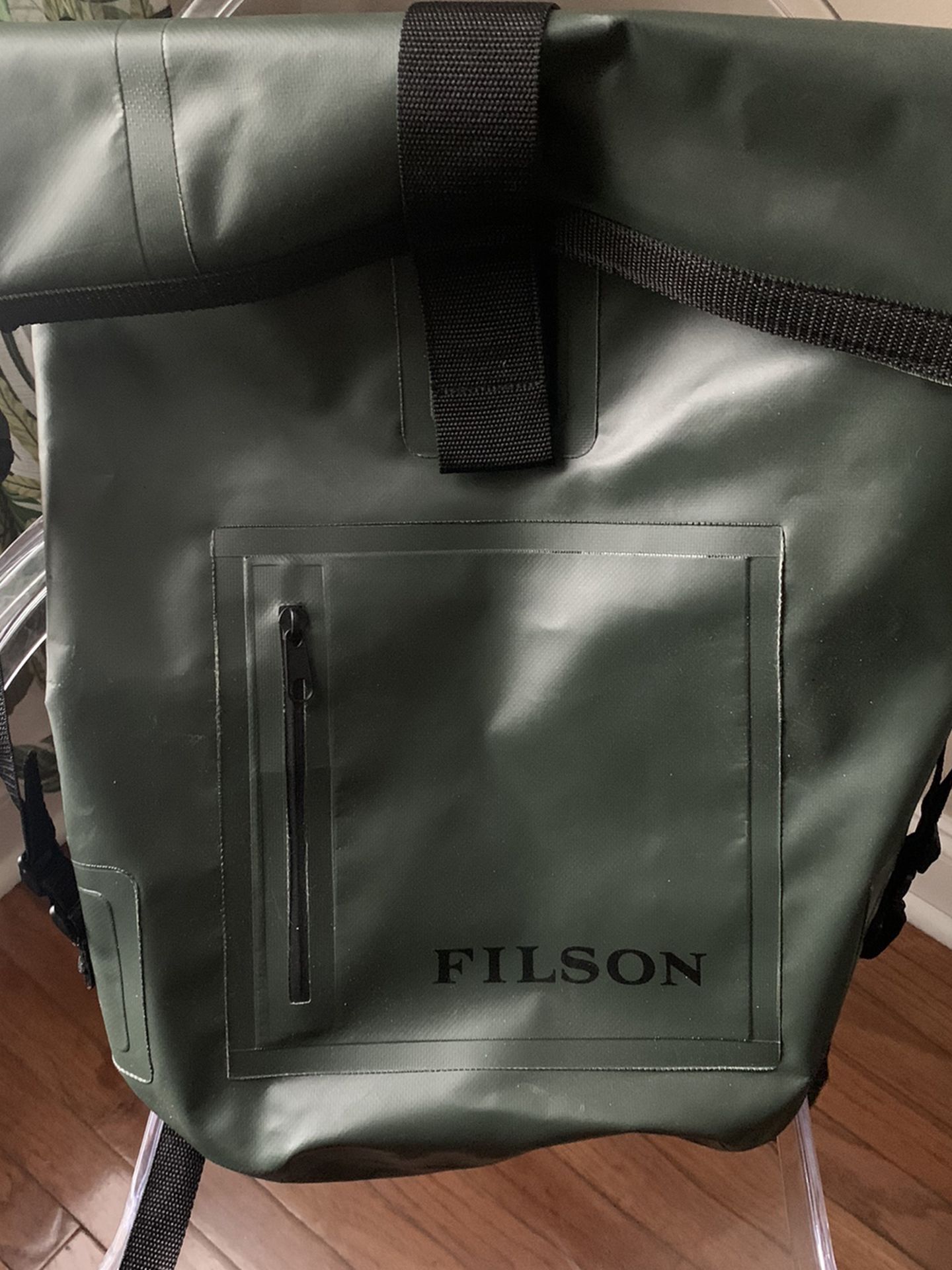 Filson Dry Bag Backpack (Army Green)