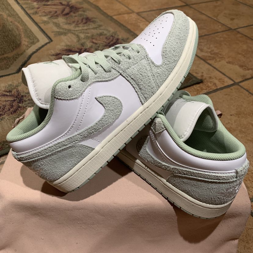 Jordan  1 “Mint Green” Premium Leather sneakers Air Jordan 1 Womens Low SE Shoes – Extra Butter main image 2