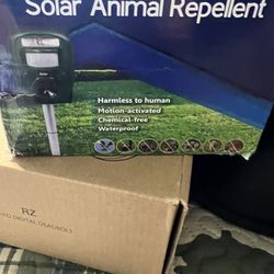 Broox 2023 Upgraded Solar Animal Repeller, Ultrasonic Repellent, Waterproof, Wireless, Motion Detection, LED Flashing Light, Dog, Cat Repellent, Squir