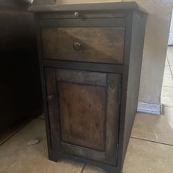 Night Stand / End Table / USB