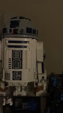 LEGO Star Wars R2-D2 Building Toy Set