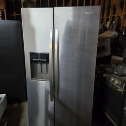 Refrigerator 