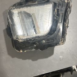 cadillac  xts  2018 -up  driver  side  fog lamp 