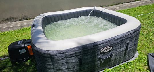 Intex Inflatable Hot Tub PureSpa Greystone Deluxe 6 person.