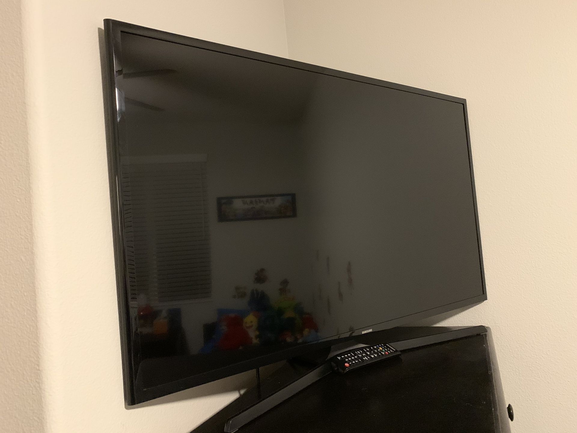 Samsung 42” Smart TV