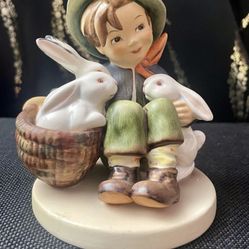 Hummel Figurine ‘PLAYMATES’, Boy with Bunnies, TMK6, HUM 58/1, 4.5” VG+