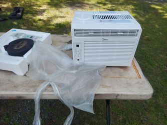 Midea air conditioner 5000 btu brand new in the box