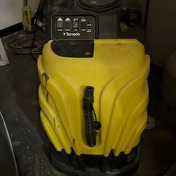 Machine for clean carpet
