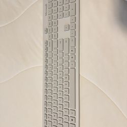 Wireless Keyboard (Bluetooth Connection) 