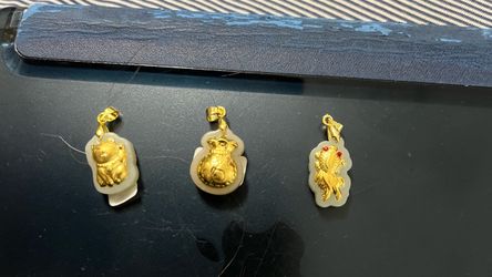 Jade pendant with gold plated each $17