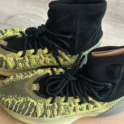 Yeezy basketball knit , New , size 5.5 $200