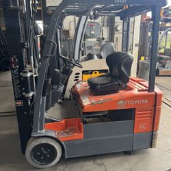 Toyota Forklift 