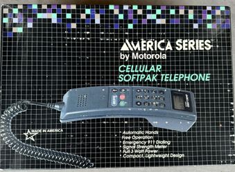 Collector Vintage Functional Motorola America Series AS831 Deluxe Soft Pak Cellular Transmobile from 90’s in excellent condition